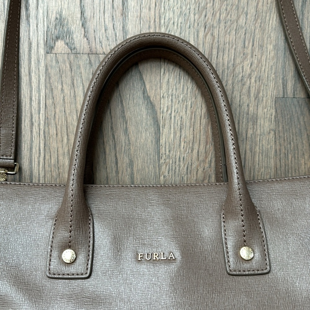 Furla Linda Medium Leather Tote in Taupe - Picture 6 of 11